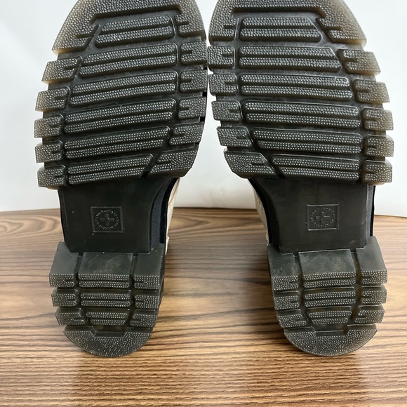 Dr. Martens  Audrick 8-Eye Boot EU 39 US 8 in Cement Platform Boots - Picture 3 of 12